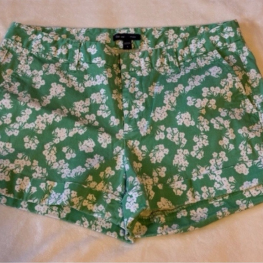Gap Floral Green Women's Shorts Sz 6